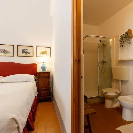 Palazzo Farini 4 Apartment *
